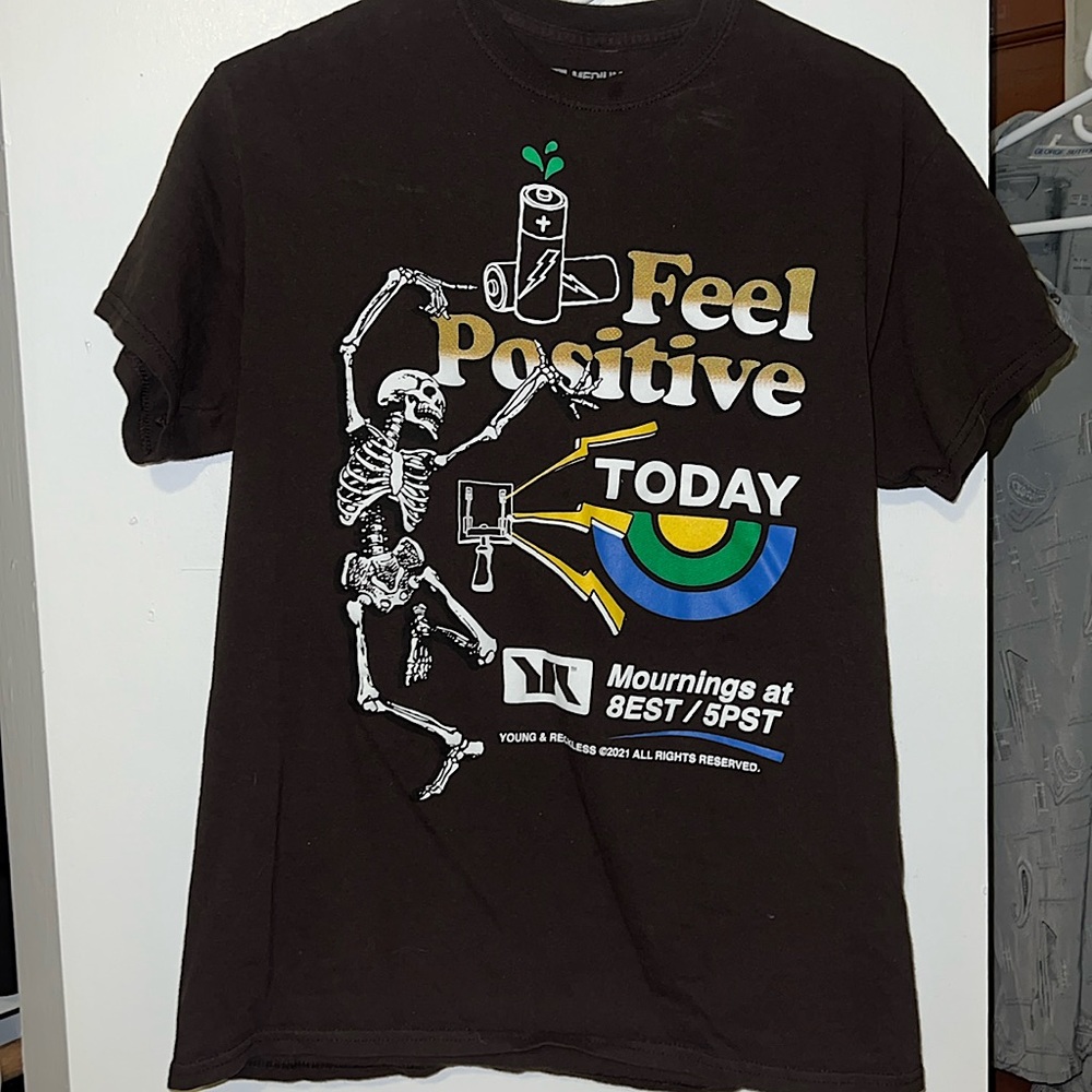 YOUNG & RECKLESS BROWN GRAPHIC TEE
Size M
No Back Graphics